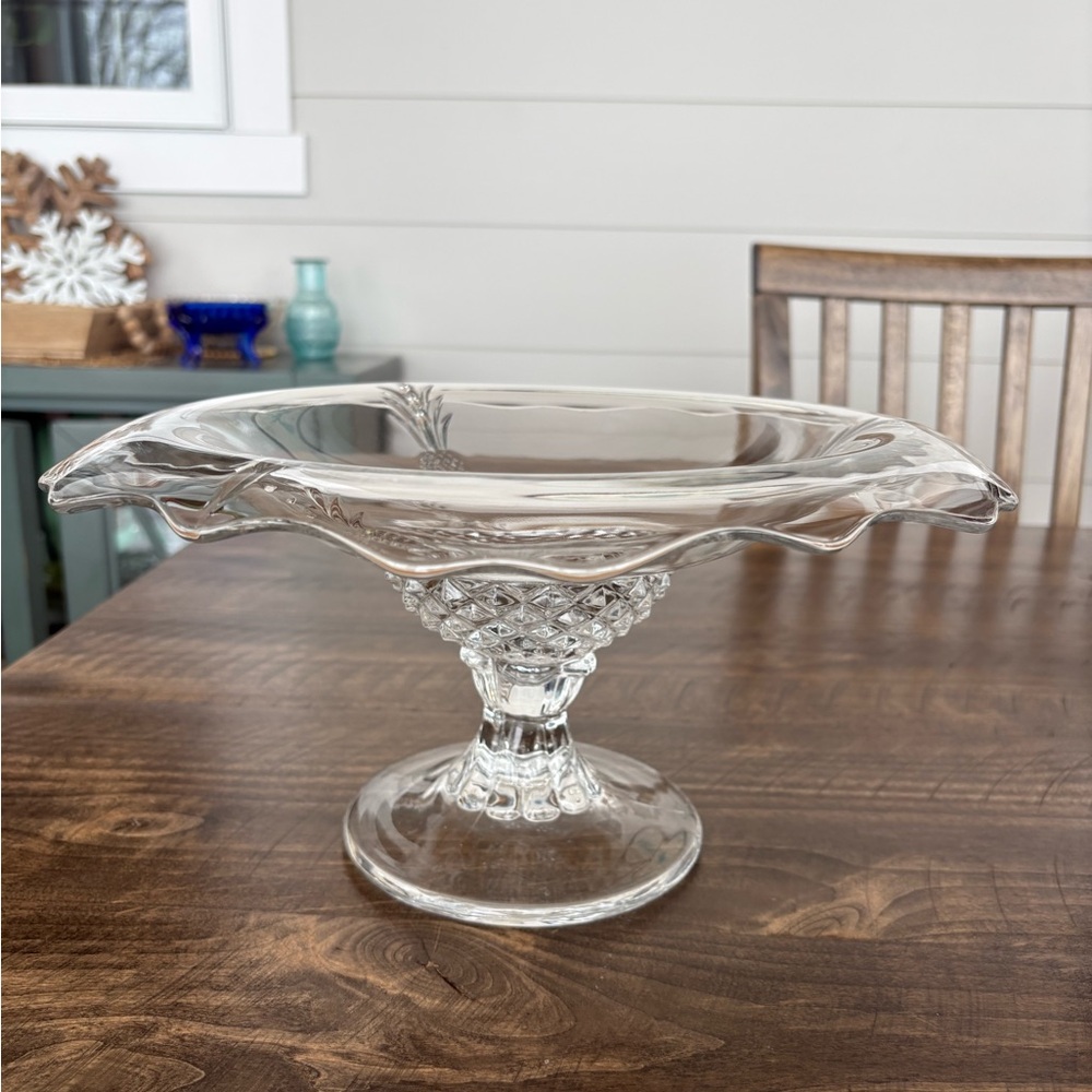 Heisey Plantation Crystal Footed Fruit Bowl/Comport Pineapple Motif GLOWS UV